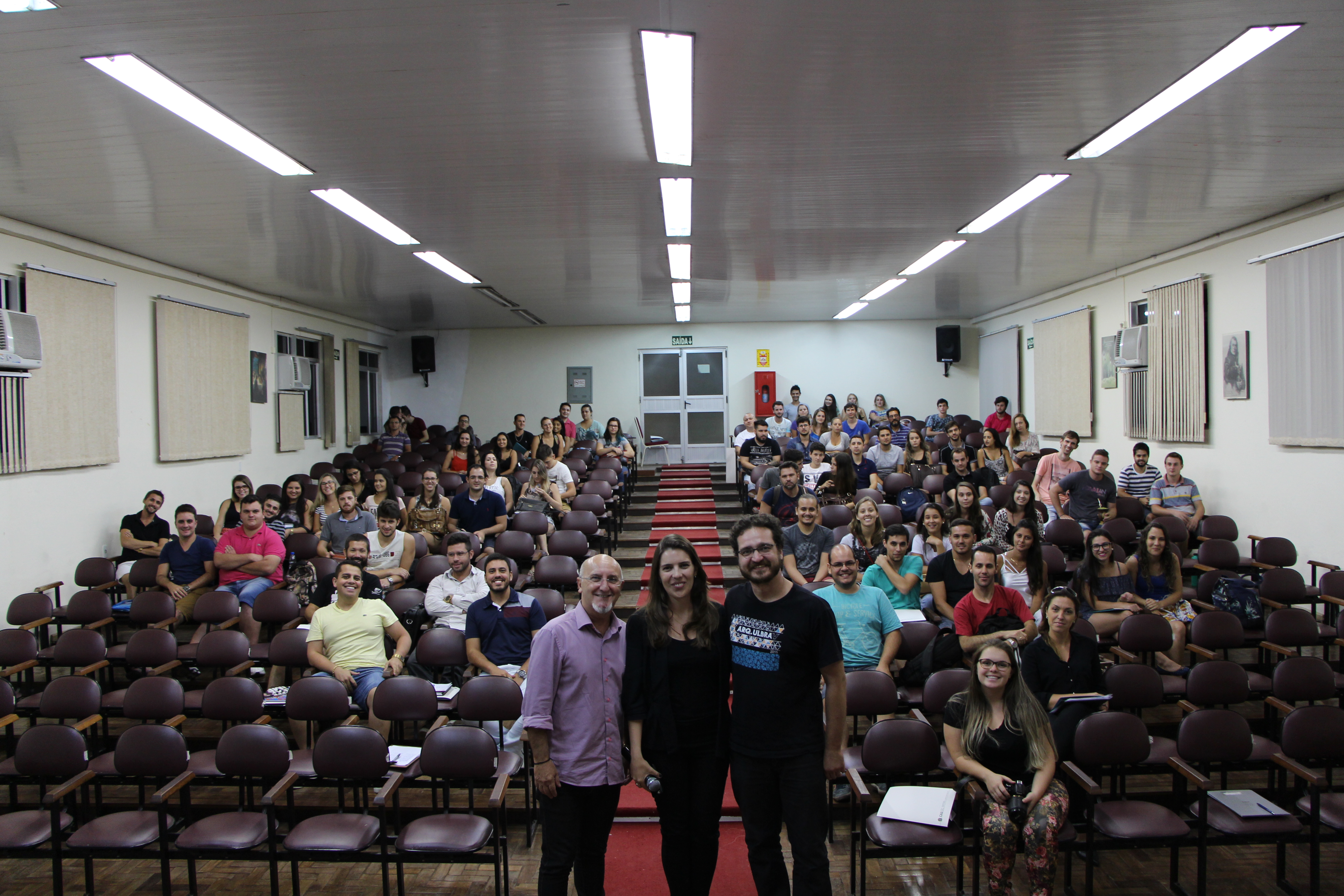Conselheiro Rui Mineiro (à esquerda) ministrou palestra para profissionais e estudantes de Arquitetura e Urbanismo.